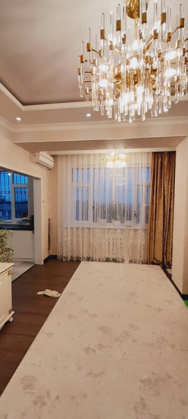 Продаю 3-к квартиру (128 м²) в Бишкеке
