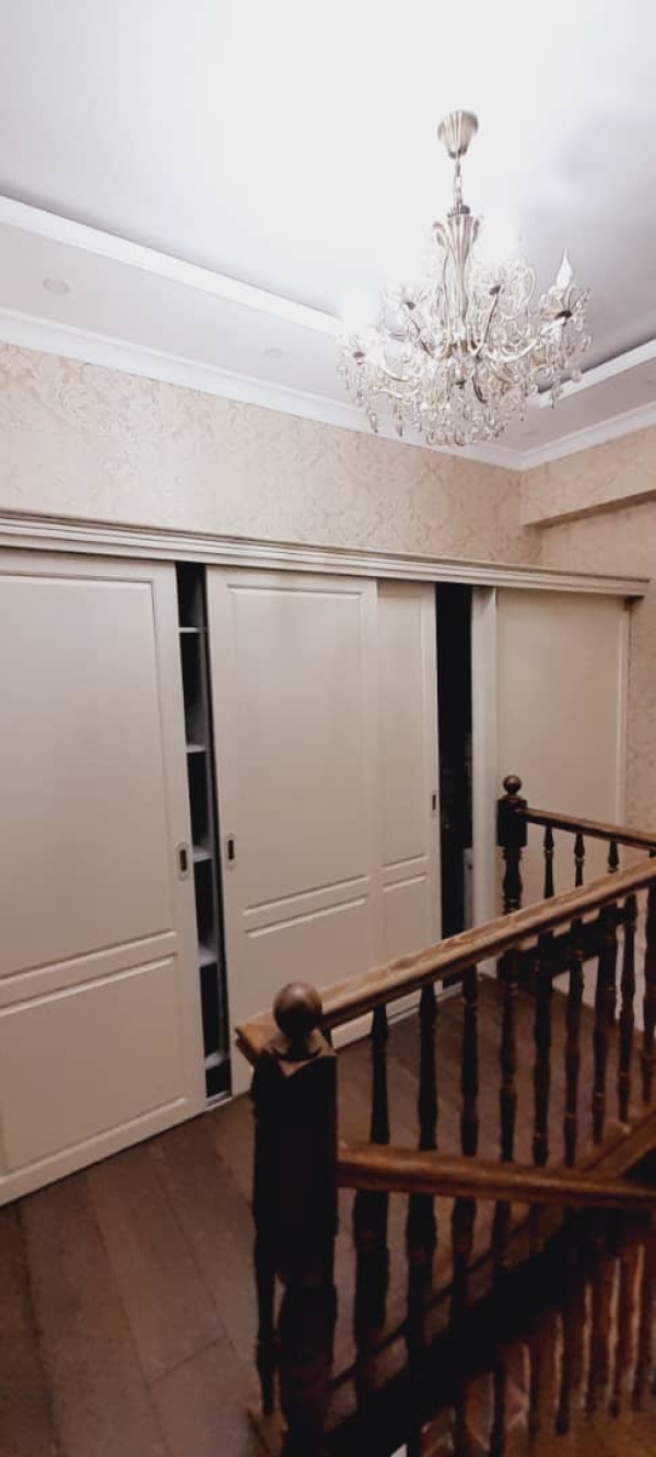 Продаю 3-к квартиру (128 м²) в Бишкеке