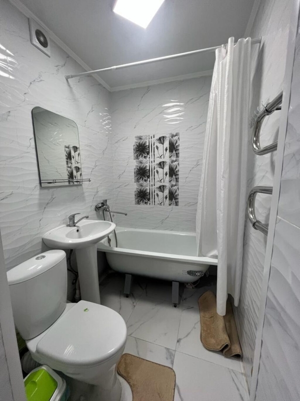 Продаю 2-к квартиру (45 м²) в Бишкеке