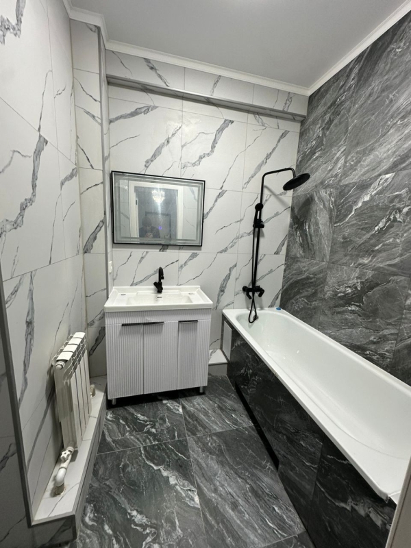 Продаю 2-к квартиру (68 м²) в Бишкеке