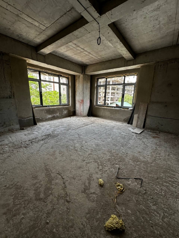 Продаю 4-к квартиру (158 м²) в Бишкеке