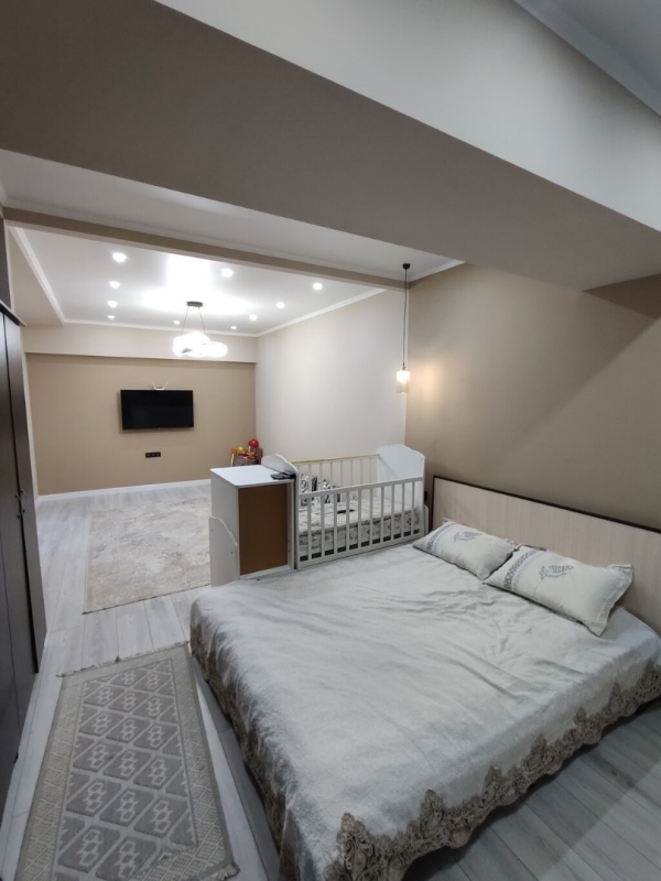 Продаю 1-к квартиру (47 м²) в Бишкеке