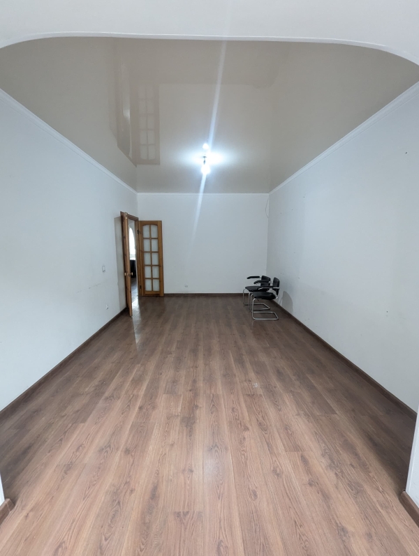 Продаю 3-к квартиру (85 м²) в Бишкеке