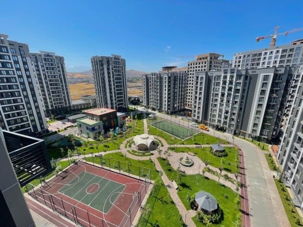 Продаю 2-к квартиру (80 м²) в Бишкеке