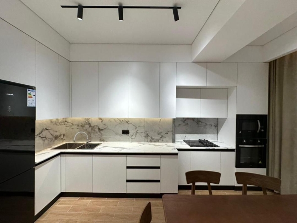 Продаю 2-к квартиру (80 м²) в Бишкеке