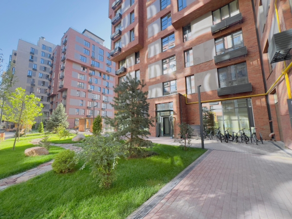 Продаю 8-к квартиру (455 м²) в Бишкеке