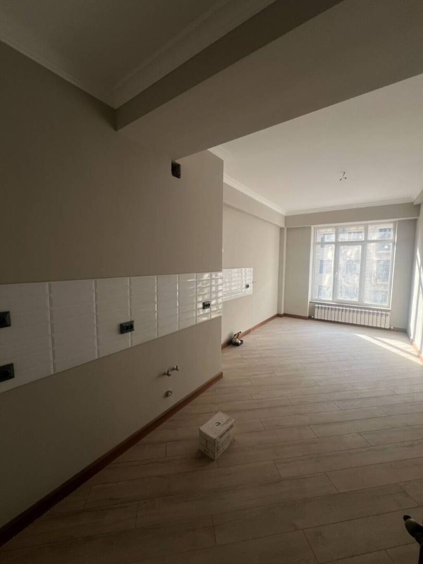 Продаю 3-к квартиру (104 м²) в Бишкеке