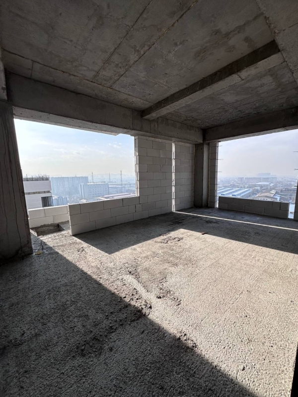 Продаю 3-к квартиру (112 м²) в Бишкеке