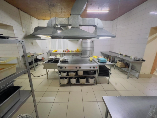 Продаю 9-к помещение (530 м²) в Бишкеке