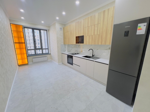 Продаю 4-к квартиру (130 м²) в Бишкеке