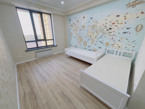 Продаю 4-к квартиру (130 м²) в Бишкеке