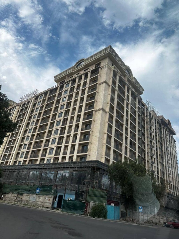 Продаю 3-к квартиру (117 м²) в Бишкеке