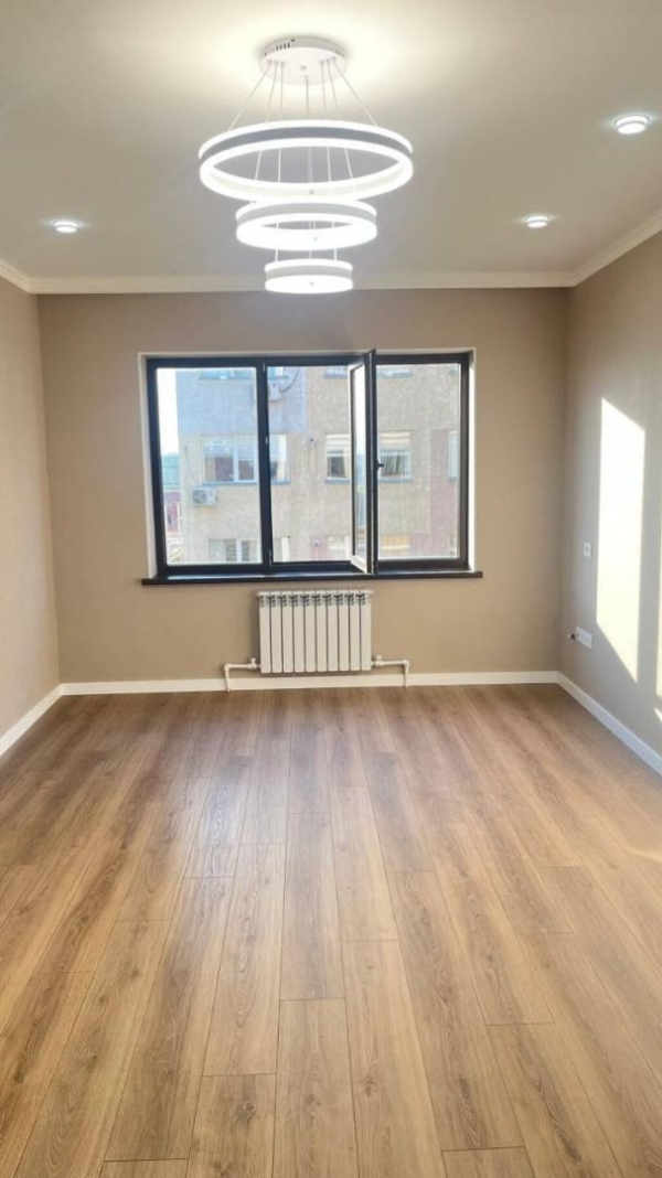 Продаю 2-к квартиру (70 м²) в Бишкеке
