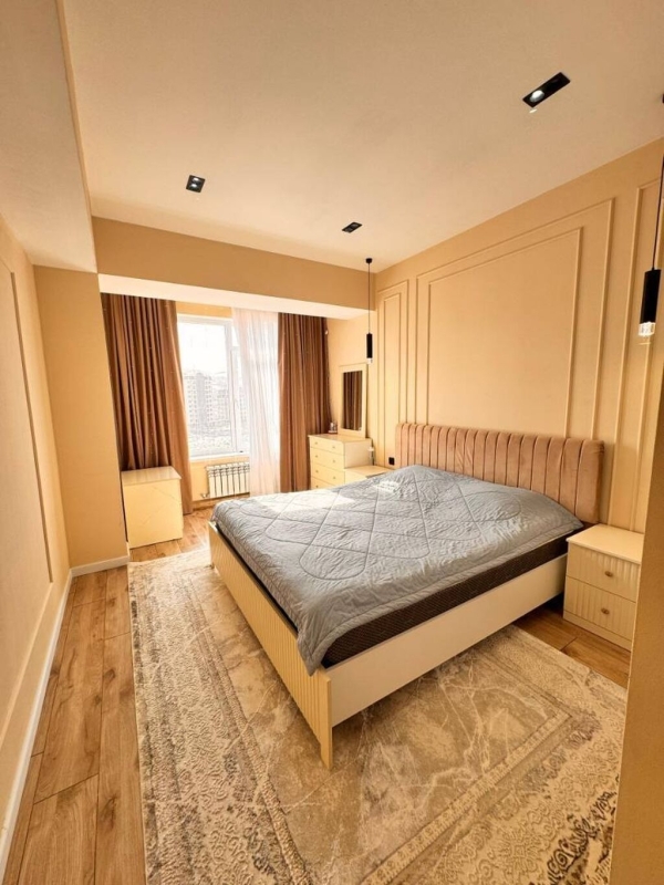 Продаю 2-к квартиру (70 м²) в Бишкеке