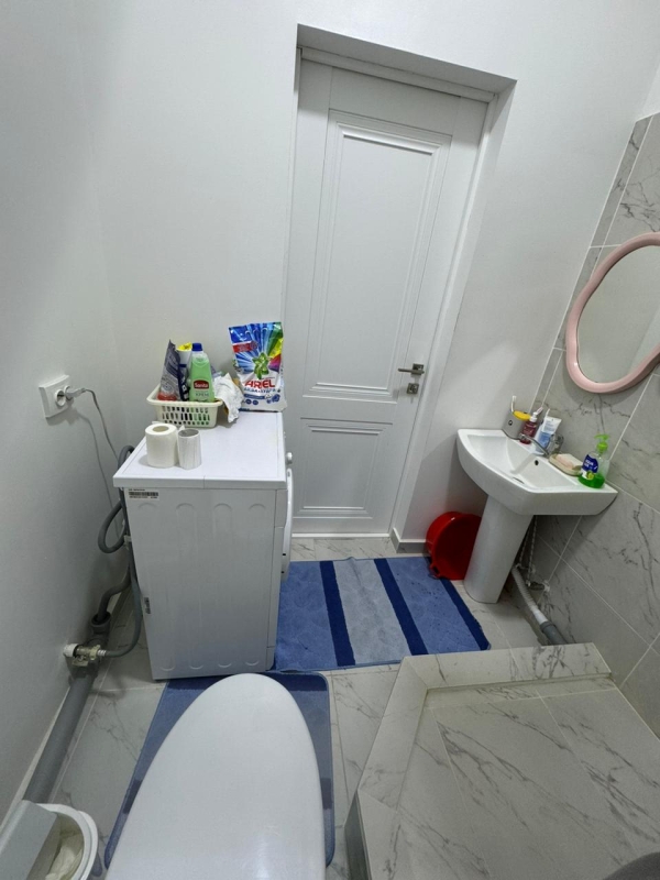 Продаю 1-к квартиру (41 м²) в Бишкеке