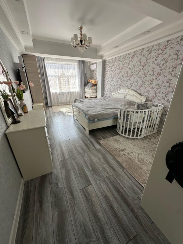 Продаю 3-к квартиру (85 м²) в Бишкеке