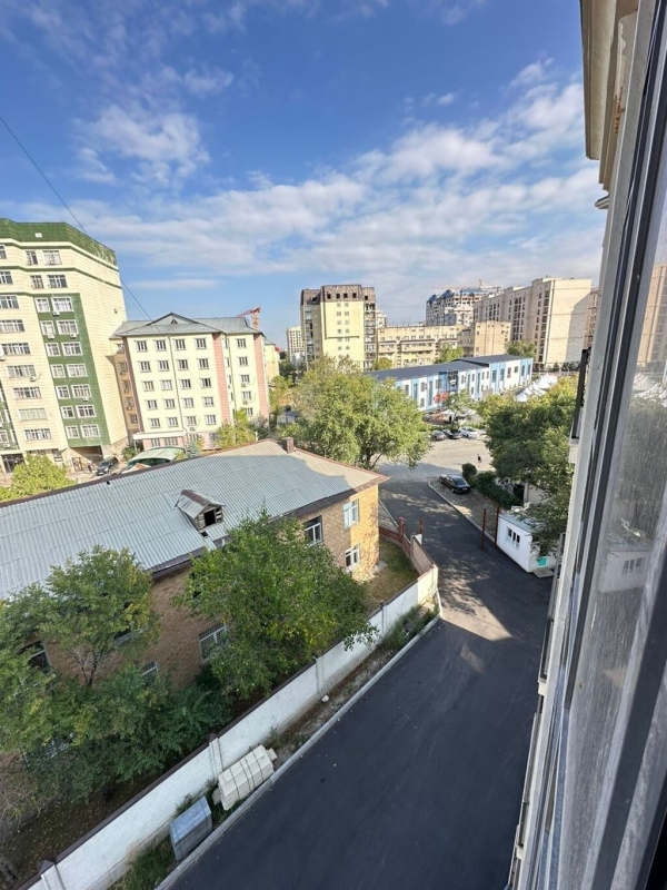 Продаю 2-к квартиру (70 м²) в Бишкеке