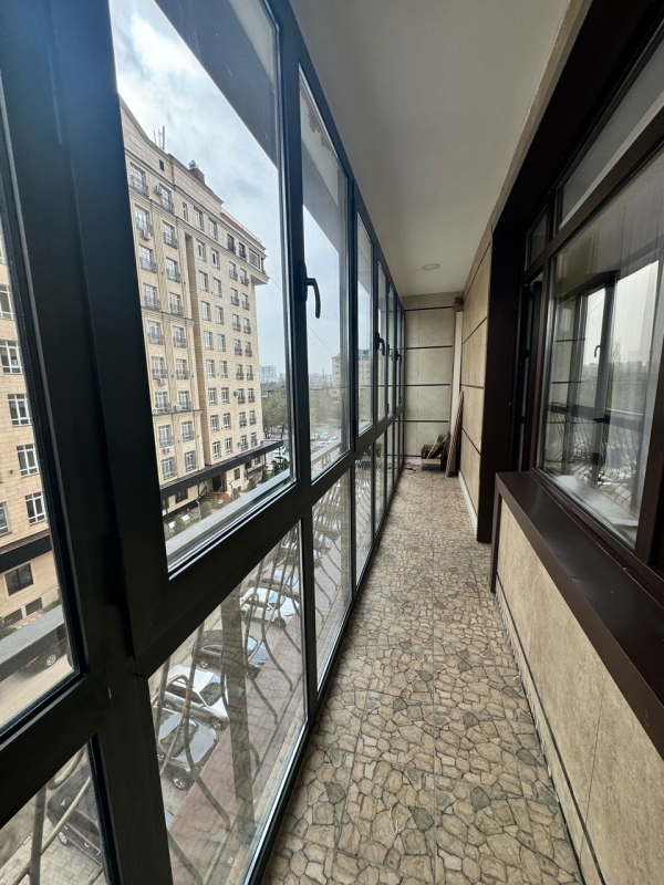 Продаю 3-к квартиру (141 м²) в Бишкеке