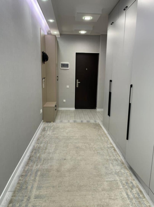 Продаю 3-к квартиру (66 м²) в Бишкеке