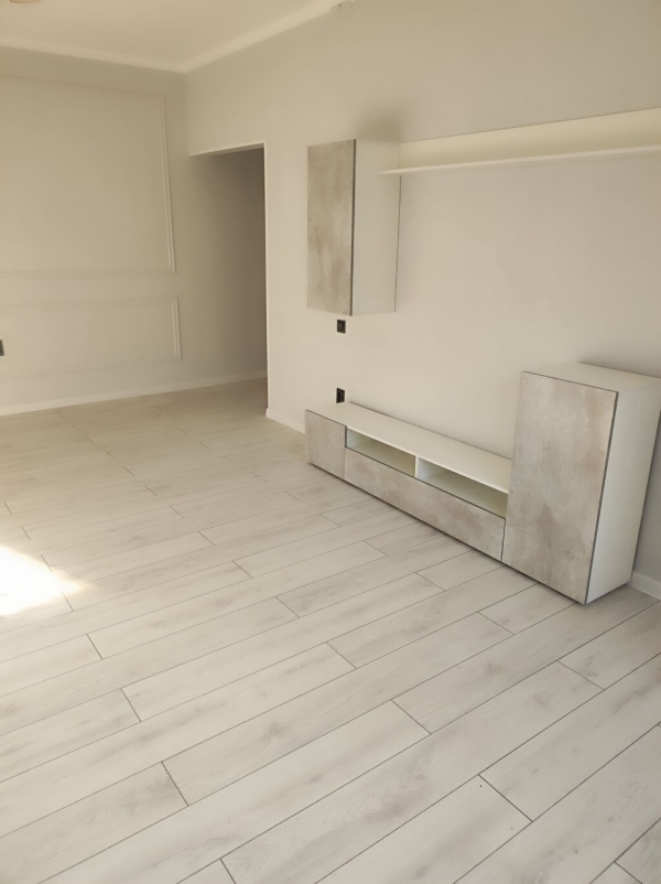Продаю 1-к квартиру (45 м²) в Бишкеке