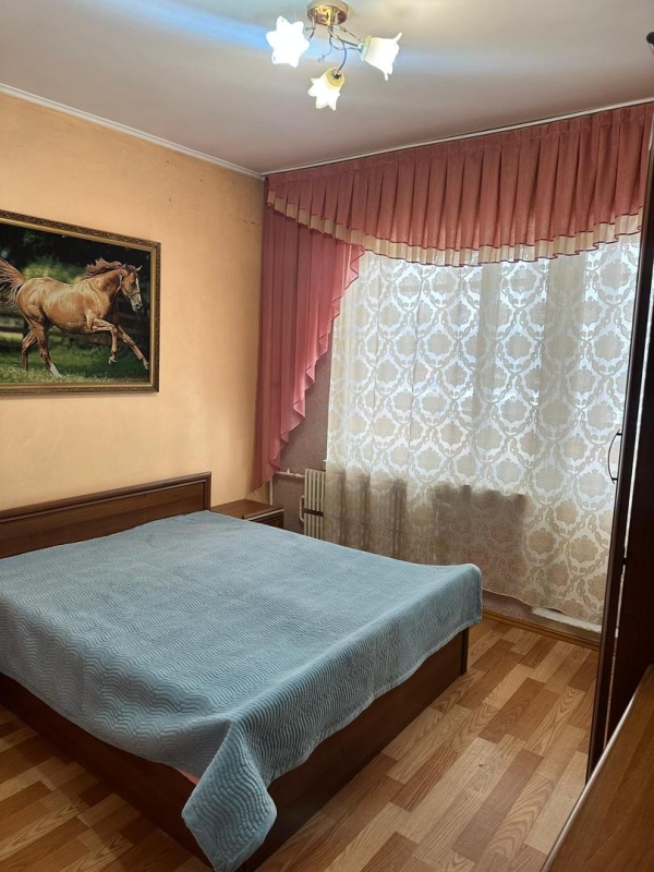 Продаю 3-к квартиру (63 м²) в Бишкеке