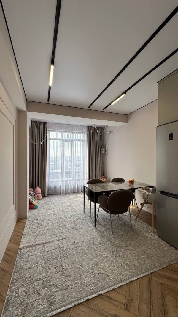 Продаю 3-к квартиру (74 м²) в Бишкеке