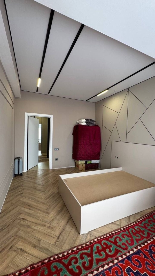 Продаю 3-к квартиру (74 м²) в Бишкеке