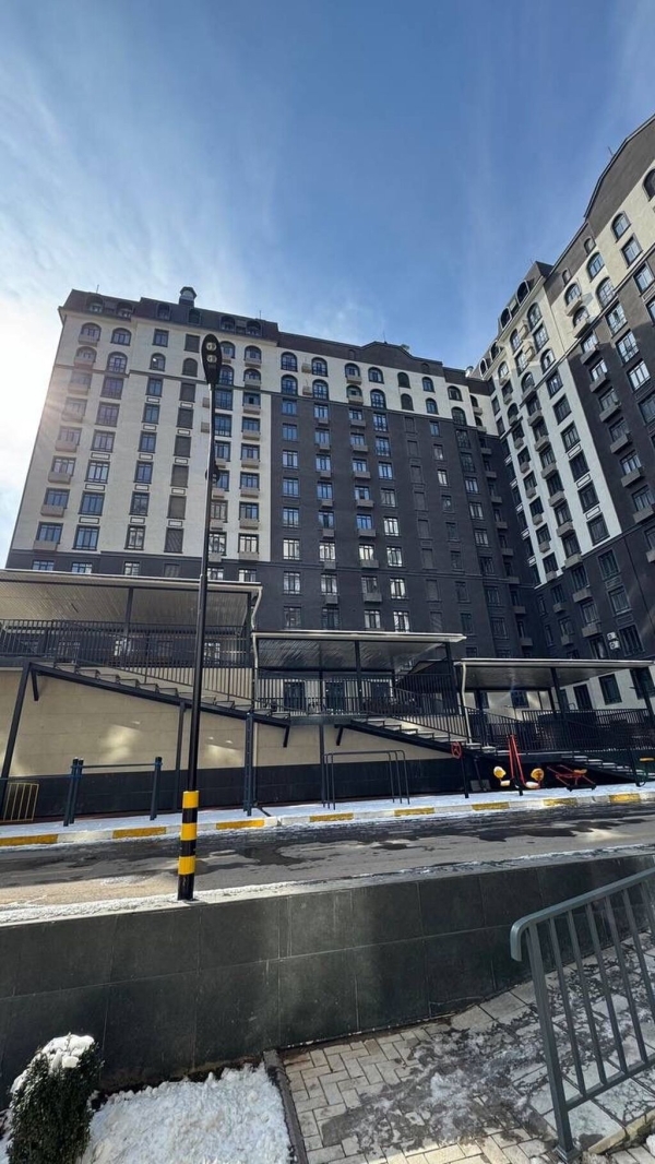 Продаю 3-к квартиру (74 м²) в Бишкеке
