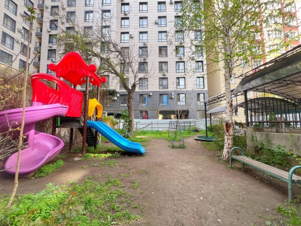 Продаю 4-к квартиру (165 м²) в Бишкеке