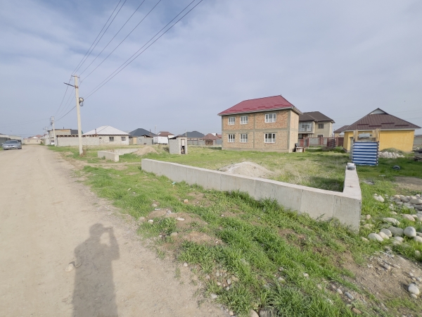 Продаю  участок (4 соток) в Бишкеке