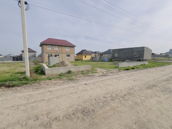 Продаю  участок (4 соток) в Бишкеке