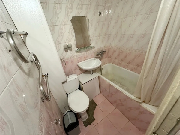 Продаю 2-к квартиру (44 м²) в Бишкеке