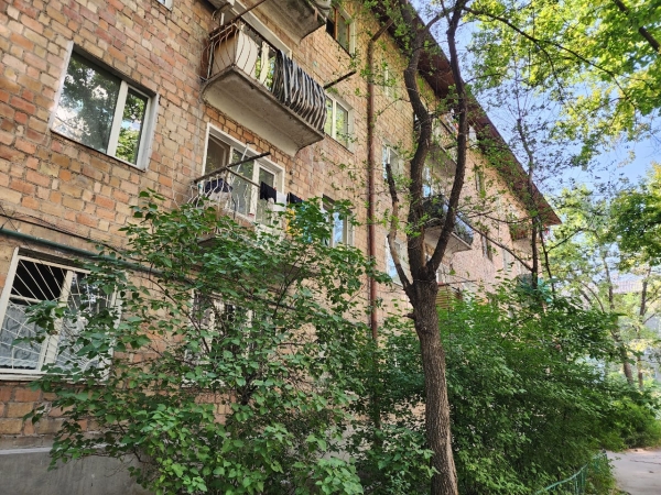 Продаю 3-к квартиру (55 м²) в Бишкеке