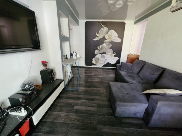 Продаю 3-к квартиру (55 м²) в Бишкеке
