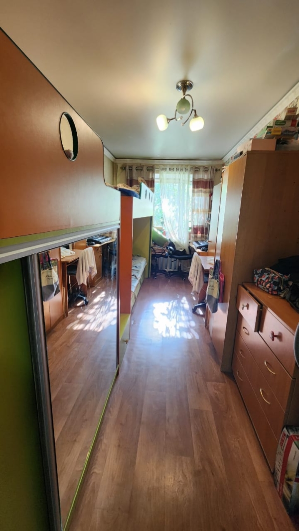 Продаю 3-к квартиру (55 м²) в Бишкеке