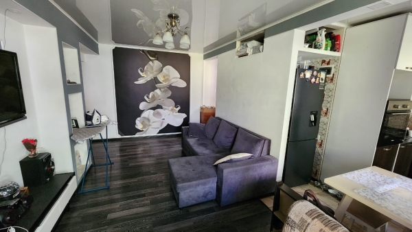Продаю 3-к квартиру (55 м²) в Бишкеке