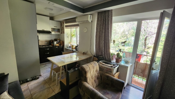 Продаю 3-к квартиру (55 м²) в Бишкеке