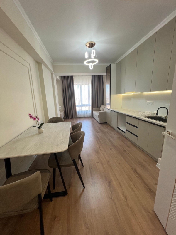 Продаю 3-к квартиру (73 м²) в Бишкеке