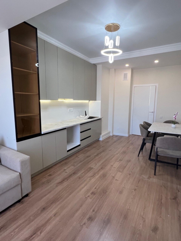 Продаю 3-к квартиру (73 м²) в Бишкеке