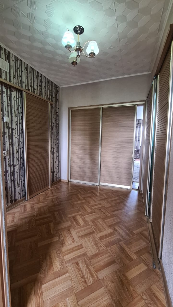 Продаю 3-к квартиру (62 м²) в Бишкеке