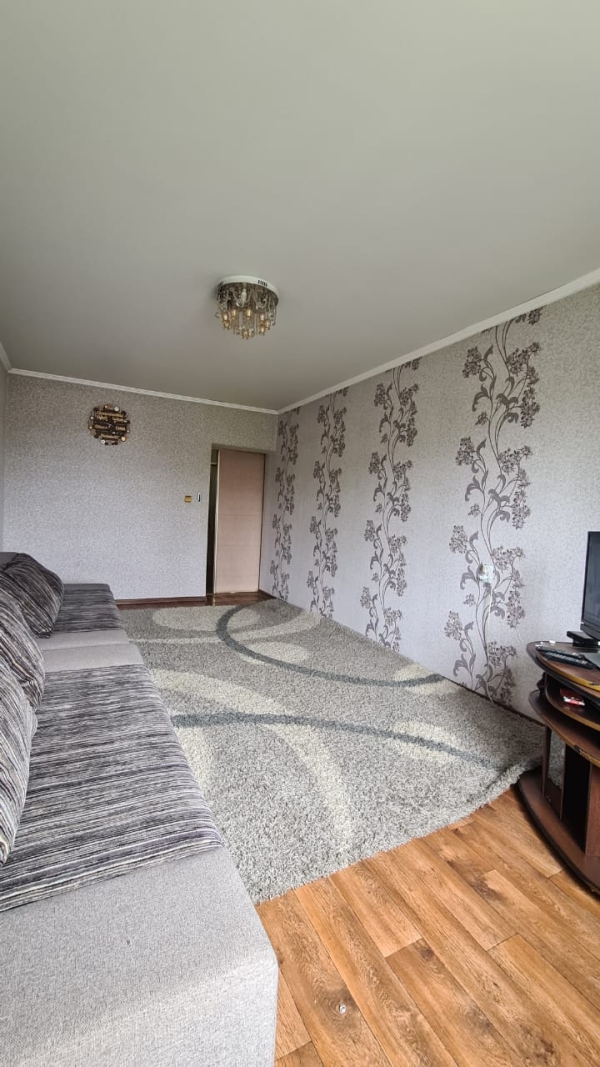 Продаю 3-к квартиру (62 м²) в Бишкеке