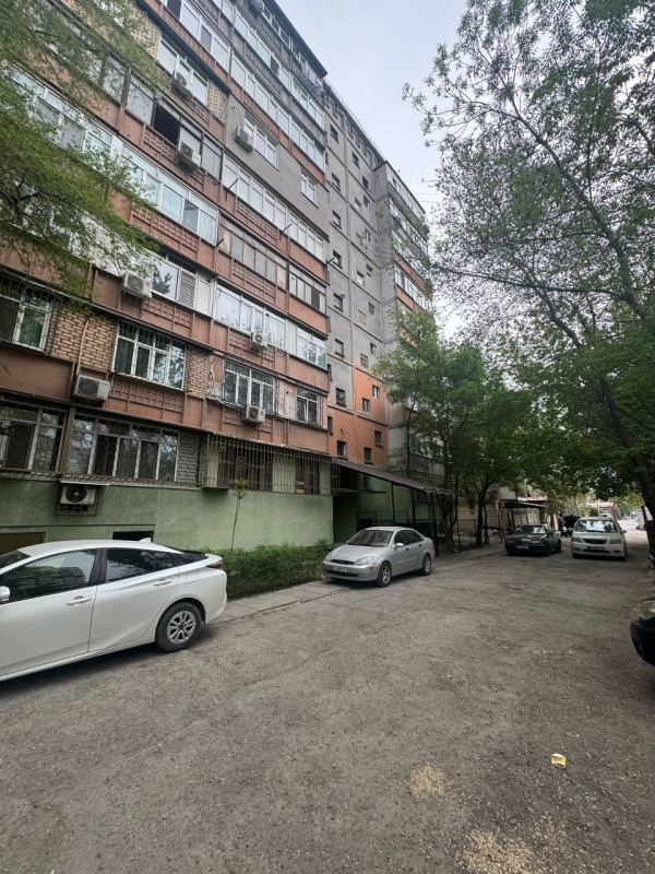 Продаю 2-к квартиру (52 м²) в Бишкеке