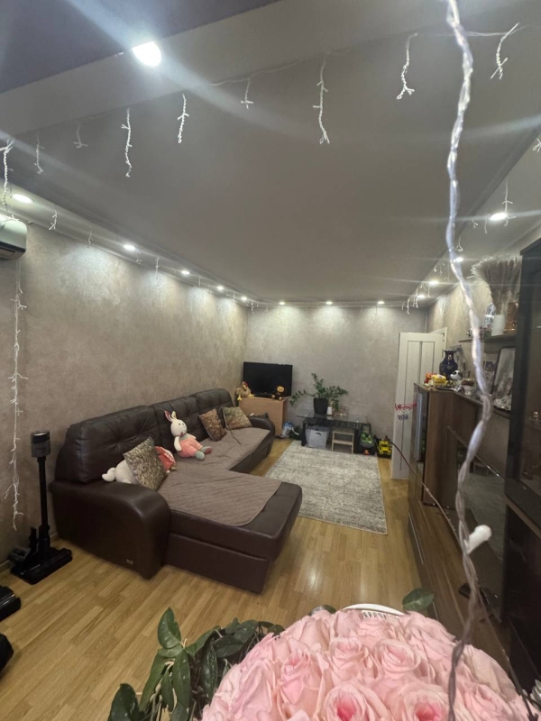 Продаю 2-к квартиру (52 м²) в Бишкеке