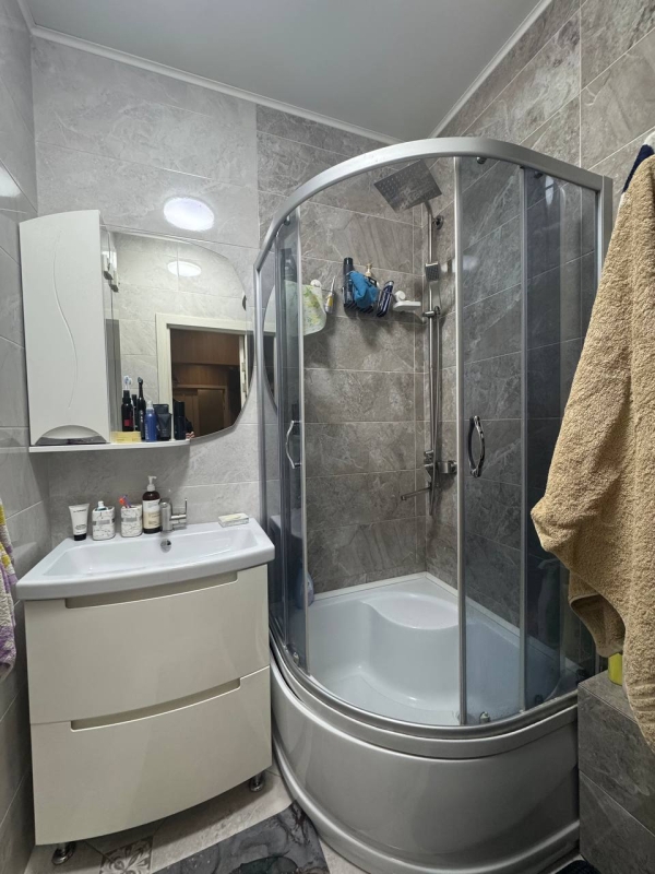 Продаю 2-к квартиру (52 м²) в Бишкеке