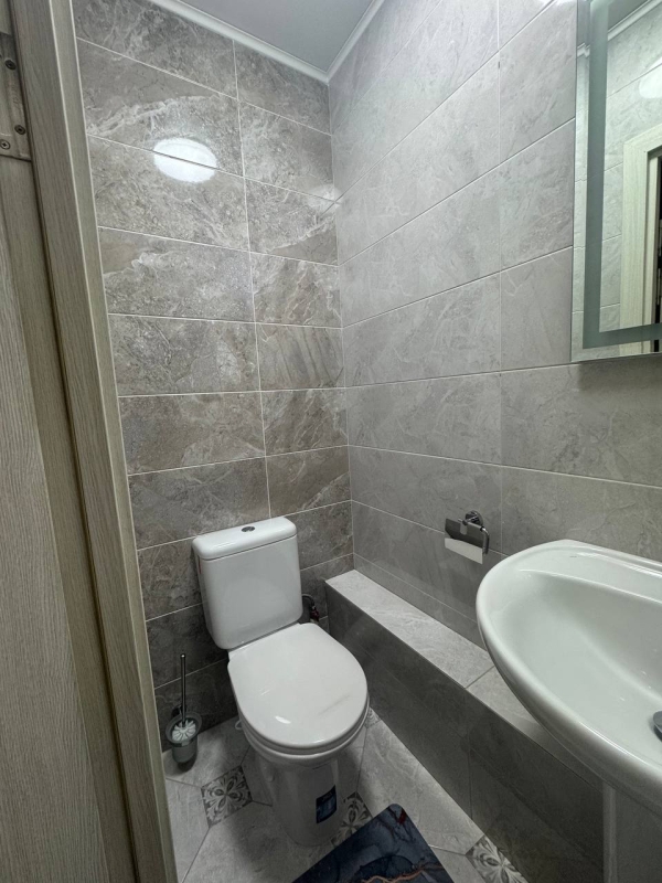 Продаю 2-к квартиру (52 м²) в Бишкеке