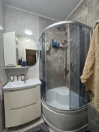 Продаю 2-к квартиру (52 м²) в Бишкеке