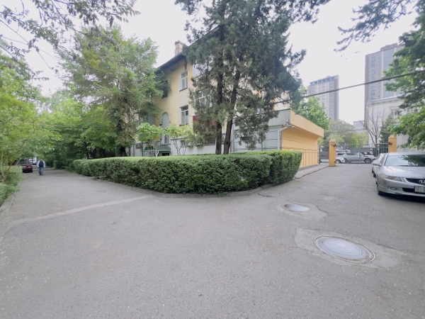 Продаю 1-к квартиру (36 м²) в Бишкеке
