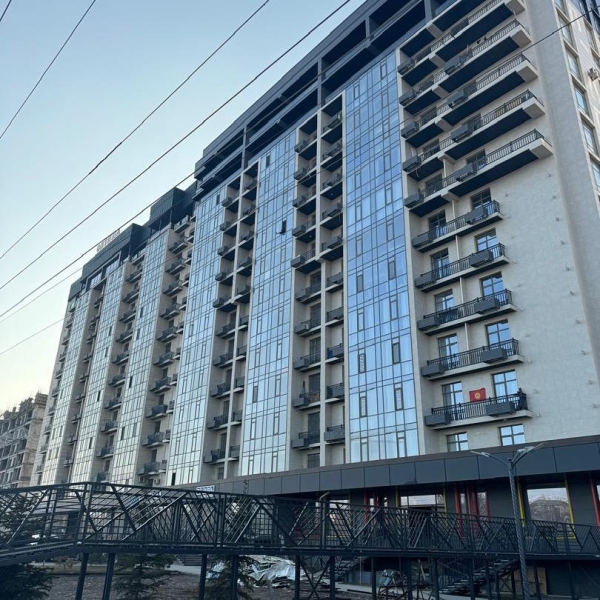 Продаю 4-к квартиру (155 м²) в Бишкеке