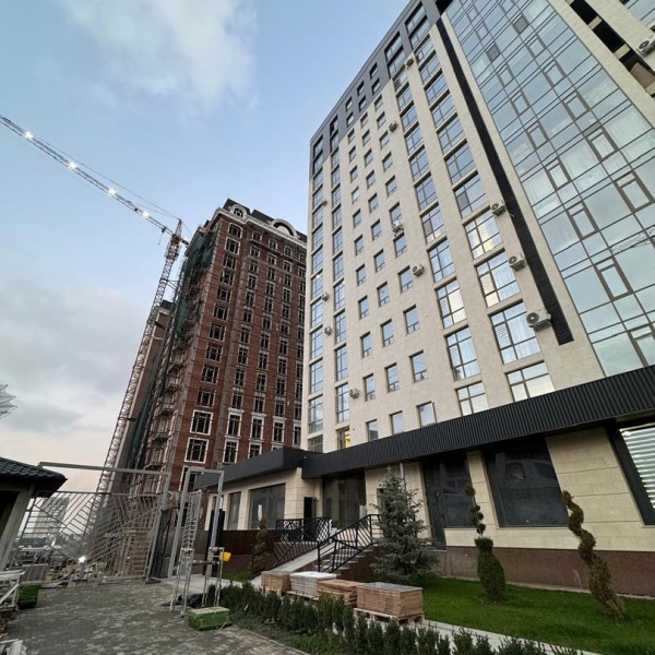 Продаю 4-к квартиру (155 м²) в Бишкеке