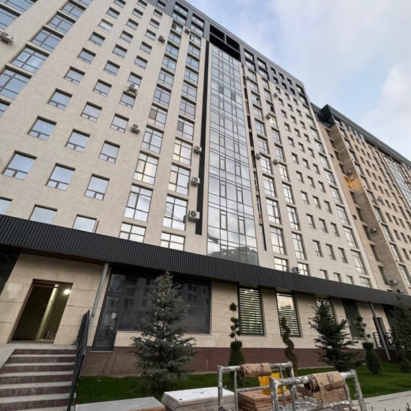 Продаю 4-к квартиру (155 м²) в Бишкеке